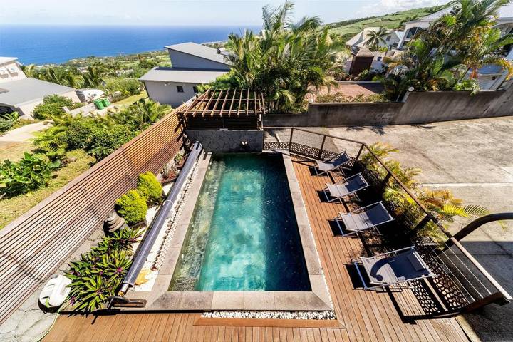 Appartement de vacances pour 4 personnes, avec jardin ainsi que piscine et vue