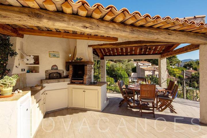 Location de vacances pour 6 personnes, avec piscine et jardin à Gattières - 4