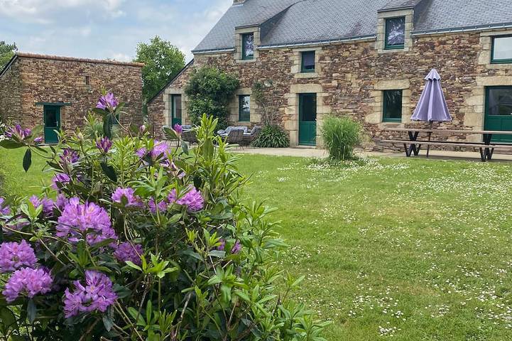 Location de vacances pour 14 personnes, avec jardin et terrasse, animaux acceptés à Béganne