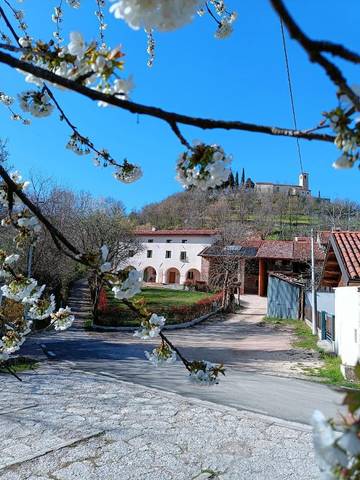 Cottage pour 2 personnes, avec terrasse ainsi que vue et jardin, animaux acceptés dans Valdagno