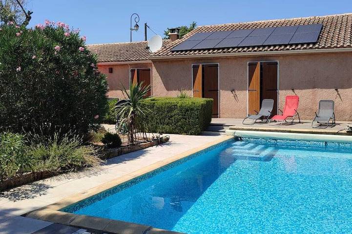 Location de vacances pour 6 personnes, avec Terrasse et Jardin à Montfaucon (France)