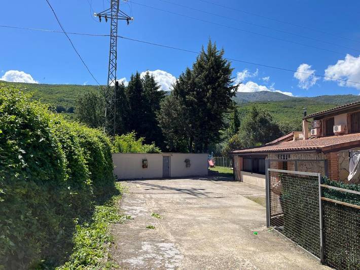 Apartamento de vacaciones para 14 personas, con jardín y vistas además de piscina y terraza en Valle del Jerte - 2
