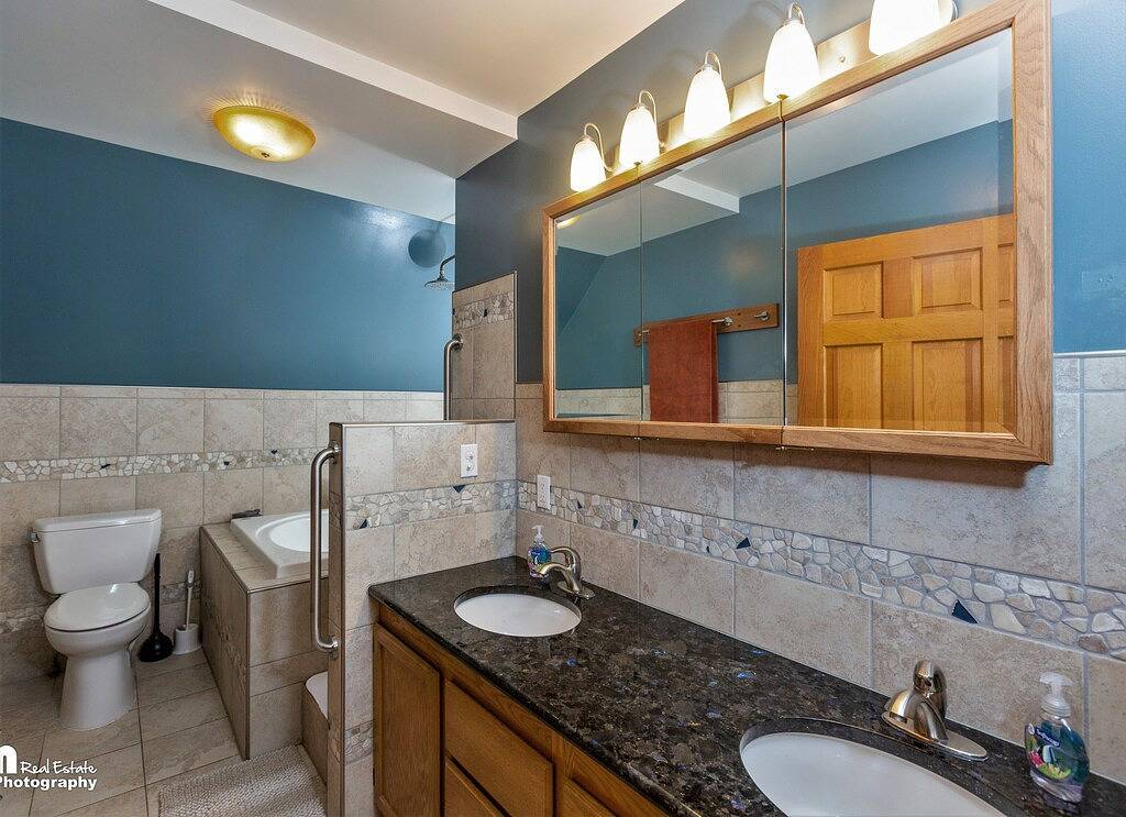 Spacious rental for 6 in lovely home with gorgeous views, minutes from resort in Girdwood, Anchorage