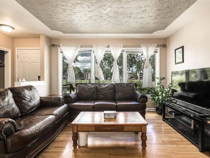 Holiday rental for 9 people, with garden in Calgary