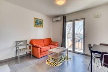 Gîte pour 4 personnes, avec jardin à Poussan
