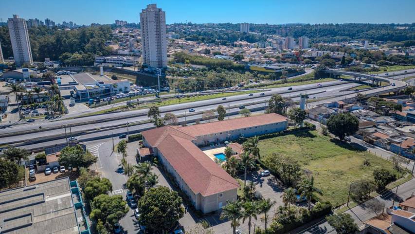 Pousadas para 2 pessoas, com piscina e jardim, com animais de estimação em Jundiaí