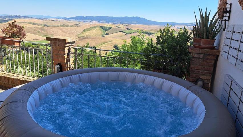 Casa vacanza per 4 persone, con Balcone e Idromassaggio nonché Terrazza e Panorama a Terricciola