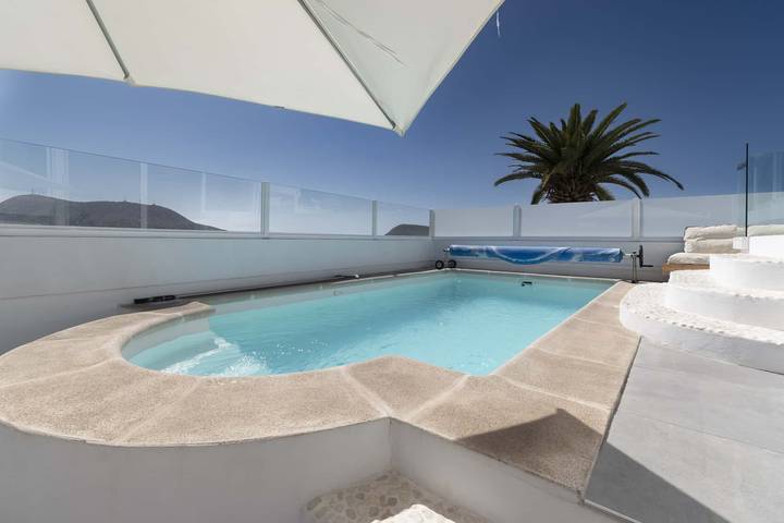 Villa pour 6 personnes, avec piscine et jardin, adapté aux familles à Arona - 2