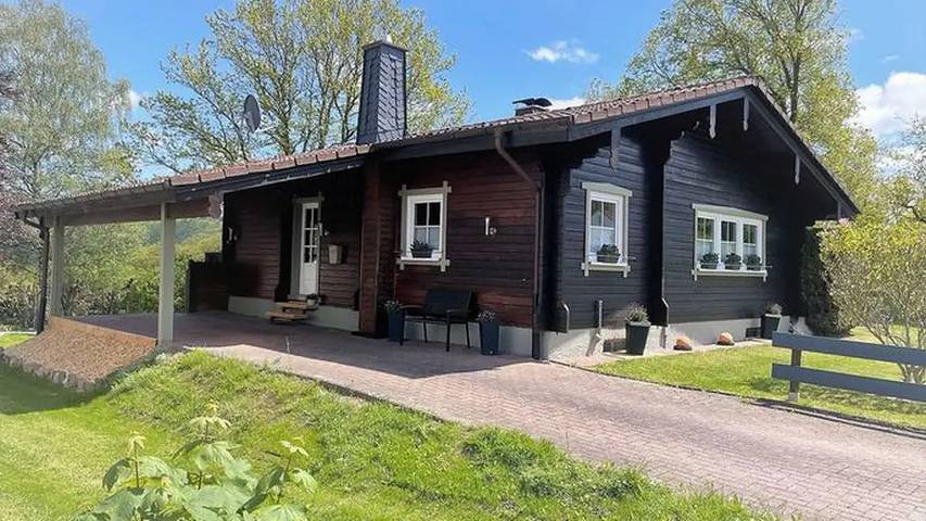 Ferienhaus für 14 Personen, mit Garten am Edersee