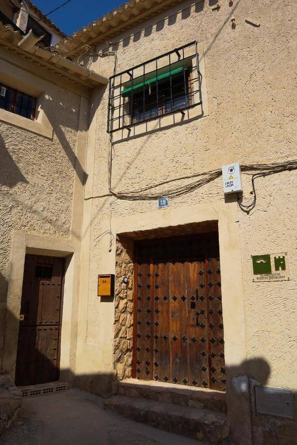 Cama y desayuno para 2 personas, con Terraza además de Jacuzzi y Jardín en Alcalá del Júcar