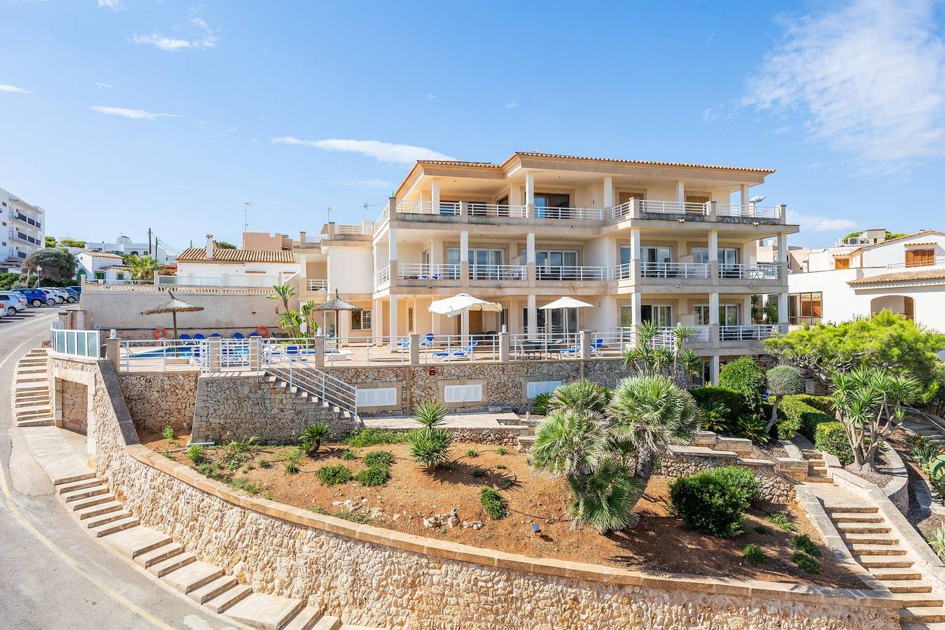 Entire apartment, Apartment 'Aptos Villa Sirena Vista Mar' with Shared Pool, Wi-Fi and Air Conditioning in Cala Figuera, Santanyí