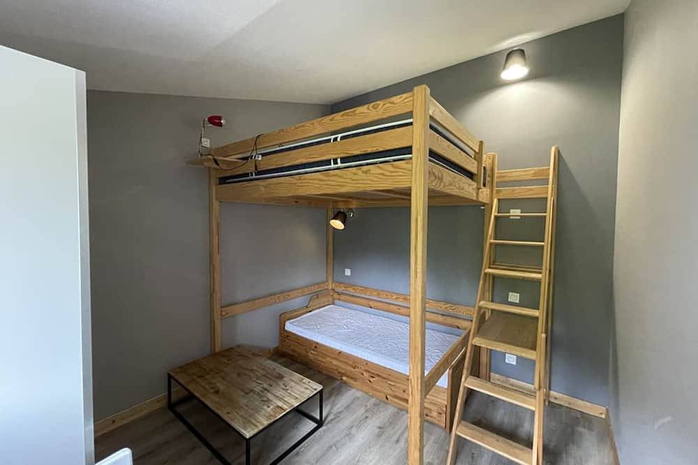 Entire apartment, Cozy duplex with balcony near slopes in Le Lioran, Saint-Jacques-des-Blats