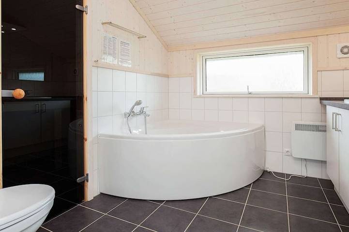 Ferienhaus für 8 Personen, mit Sauna und Terrasse sowie Whirlpool, mit Haustier in Großenbrode - 4