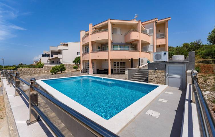 Ferienwohnung für 3 Personen, mit Pool - 1