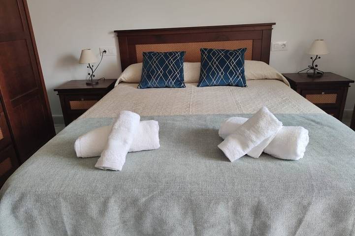 Villa Domínguez - Typical Andalusian farmhouse (Wi-Fi,Bbq, swimmingpool,relax) in Lucena, Sierras Subbéticas