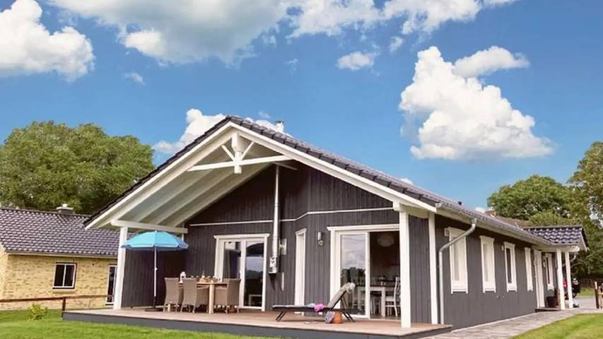 Ferienwohnung für 6 Personen, mit Terrasse und Garten in Pommerby