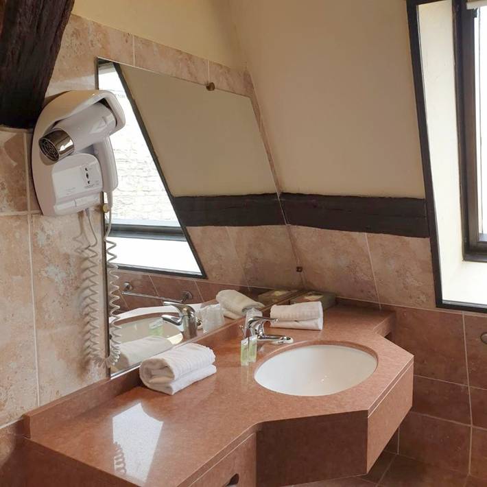 Hôtel pour 2 personnes dans Collegiale Notre Dame - 3