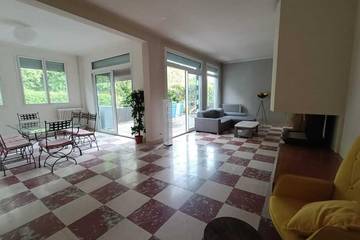 Gîte pour 14 personnes, avec terrasse et jardin à Montreuil