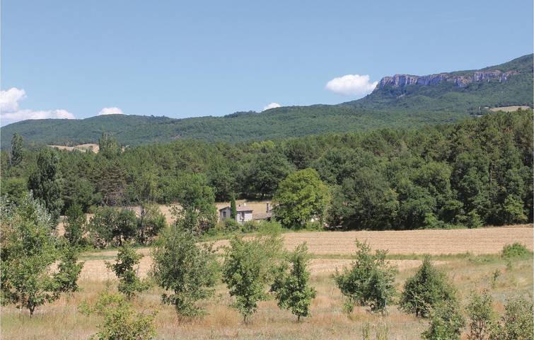 Location de vacances pour 12 personnes, avec terrasse et piscine, adapté aux familles à La Bégude-de-Mazenc - 4
