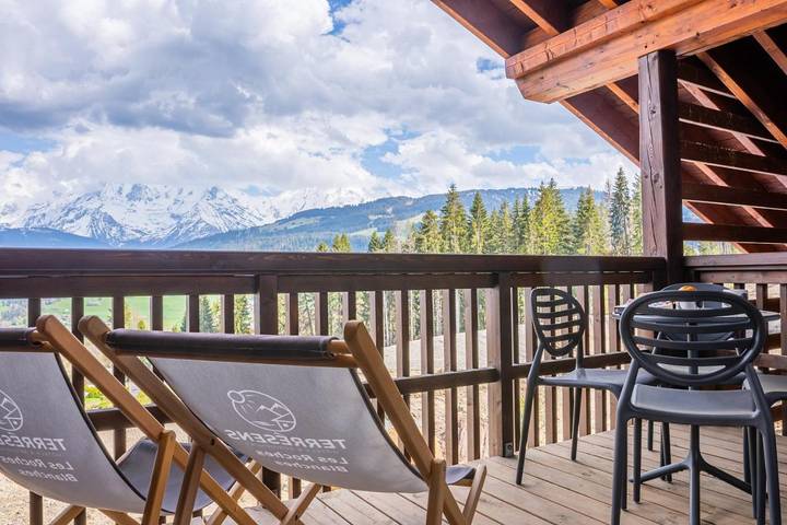Appart’hôtel pour 4 personnes, avec piscine et terrasse ainsi que jacuzzi et sauna, animaux acceptés