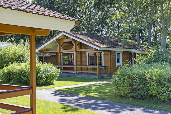 Bungalow voor 4 personen, with terras and sauna as well as balkon/terras in Hardenberg