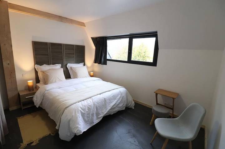 Location de vacances pour 10 personnes, avec jardin ainsi que jacuzzi et piscine à Vic-sur-Cère - 2