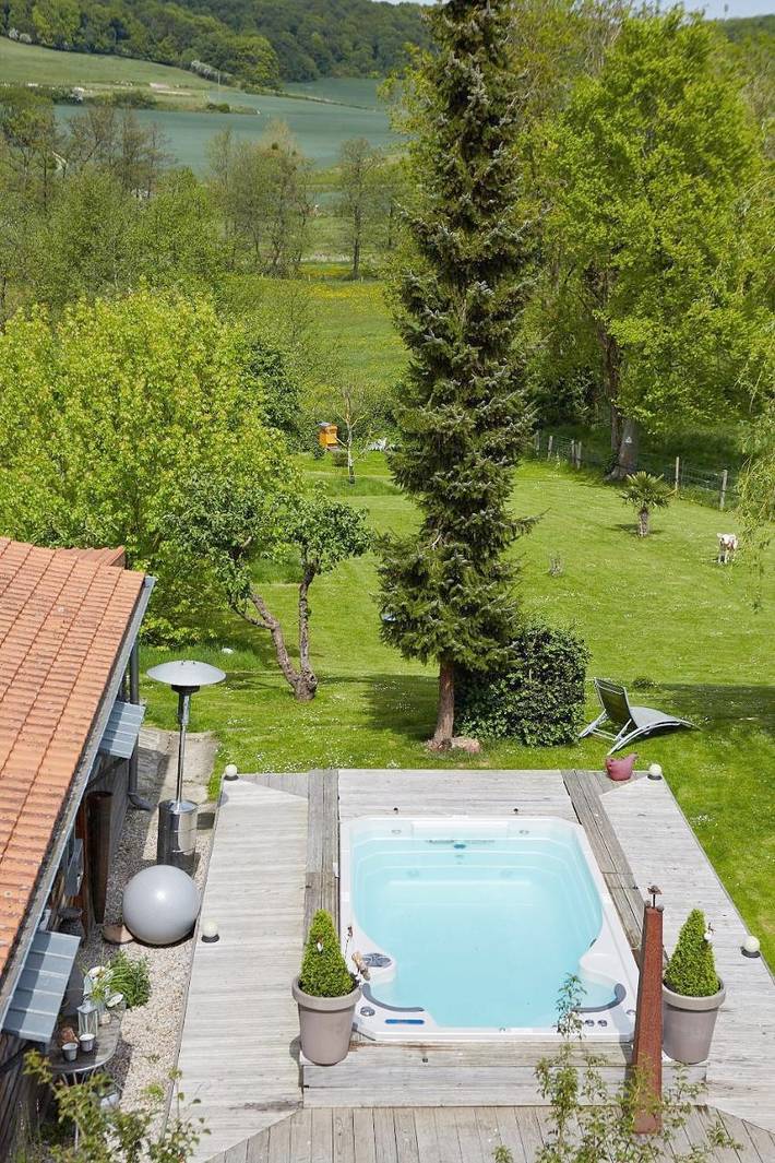 Maison de vacances pour 6 personnes, avec sauna et piscine ainsi que jardin et jacuzzi, adapté aux familles