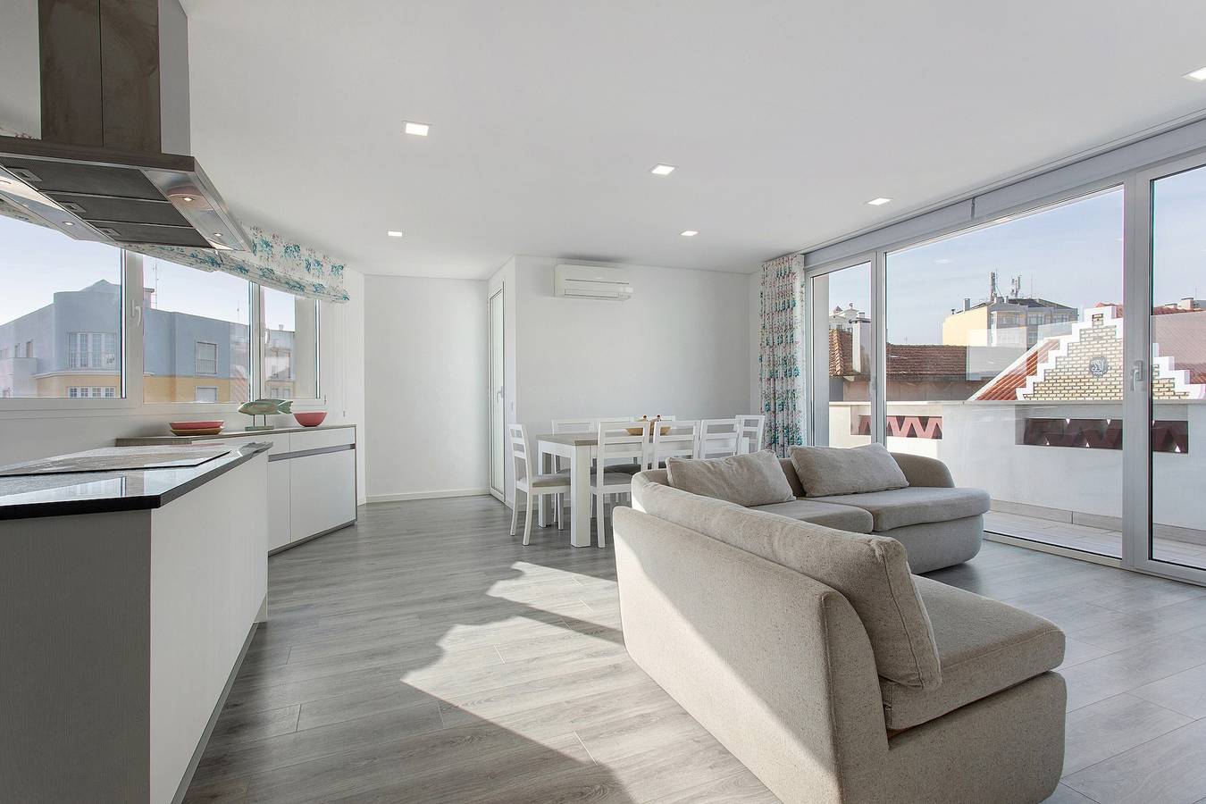 Ganze Wohnung, Apartment 'Casa Dos Terraços Penthouse' mit Balkon, Wlan und Klimaanlage in Praia de São Martinho do Porto, São Martinho do Porto