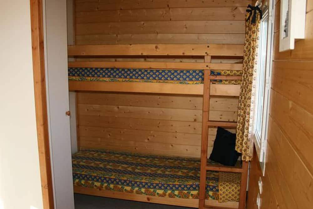 Chalet avec Terrasse pour 4 personnes à Ribes in Ribes, Parc naturel régional des Monts d'Ardèche
