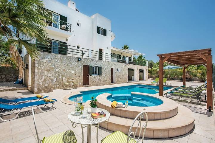 Villa für 12 Personen, mit Whirlpool und Garten - 1