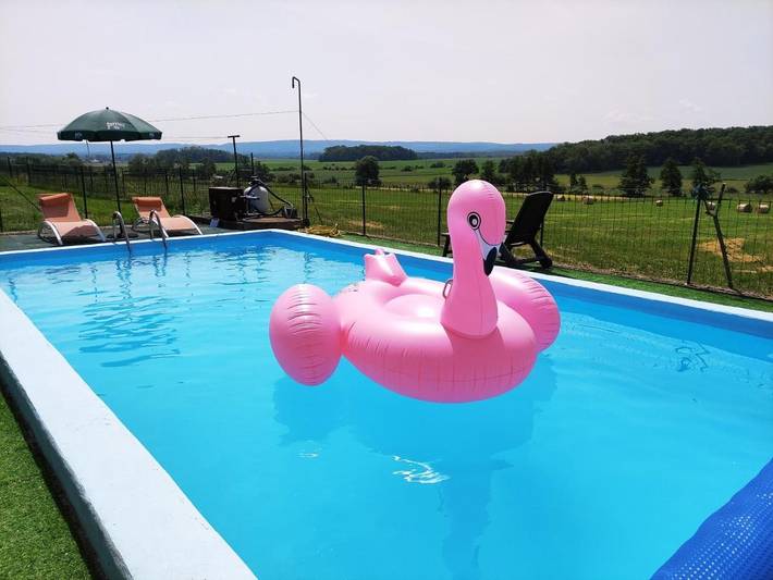 Maison d’hôte pour 4 personnes, avec Terrasse et Jardin ainsi que Piscine et Vue