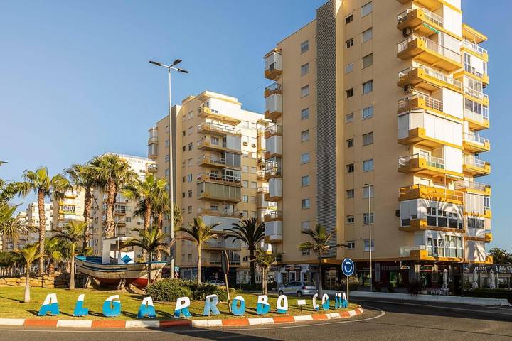 Ferienwohnung für 4 Personen, mit Balkon und Terrasse sowie Pool und Ausblick