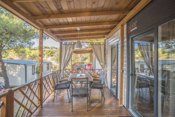 Camping für 7 Personen, mit Balkon und Terrasse sowie Garten und Ausblick auf Murter