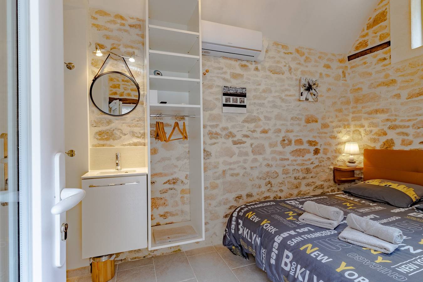 Maison de vacances 'La Boutique Germain 4 À 6 Personnes' avec Terrasse Privée in Lacave, Quercy