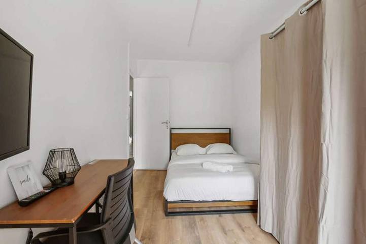 Appartement entier, Chic apart with balcony and parking in Cergy, Val-d'Oise