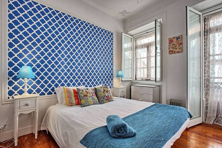 Entire apartment, Terrace & River View | Alfama | AC | Sleeps 6 | 3 Beds 2 Baths | Panteao in São Vicente de Fora, São Vicente (Lisbon)