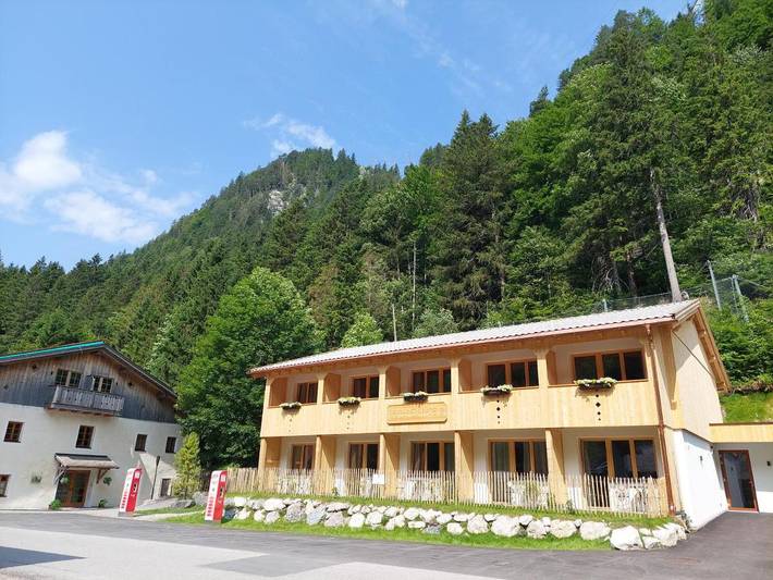 Hotel für 4 Personen, mit Balkon und Terrasse sowie Garten in Reutte - 3