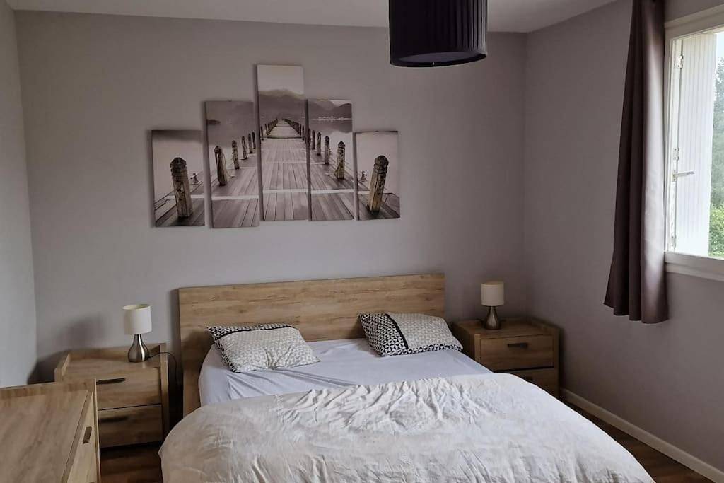 Appartement entier, Refuge Urbain Chic avec Balcon in Saint-Lô, Région de Saint-Lô