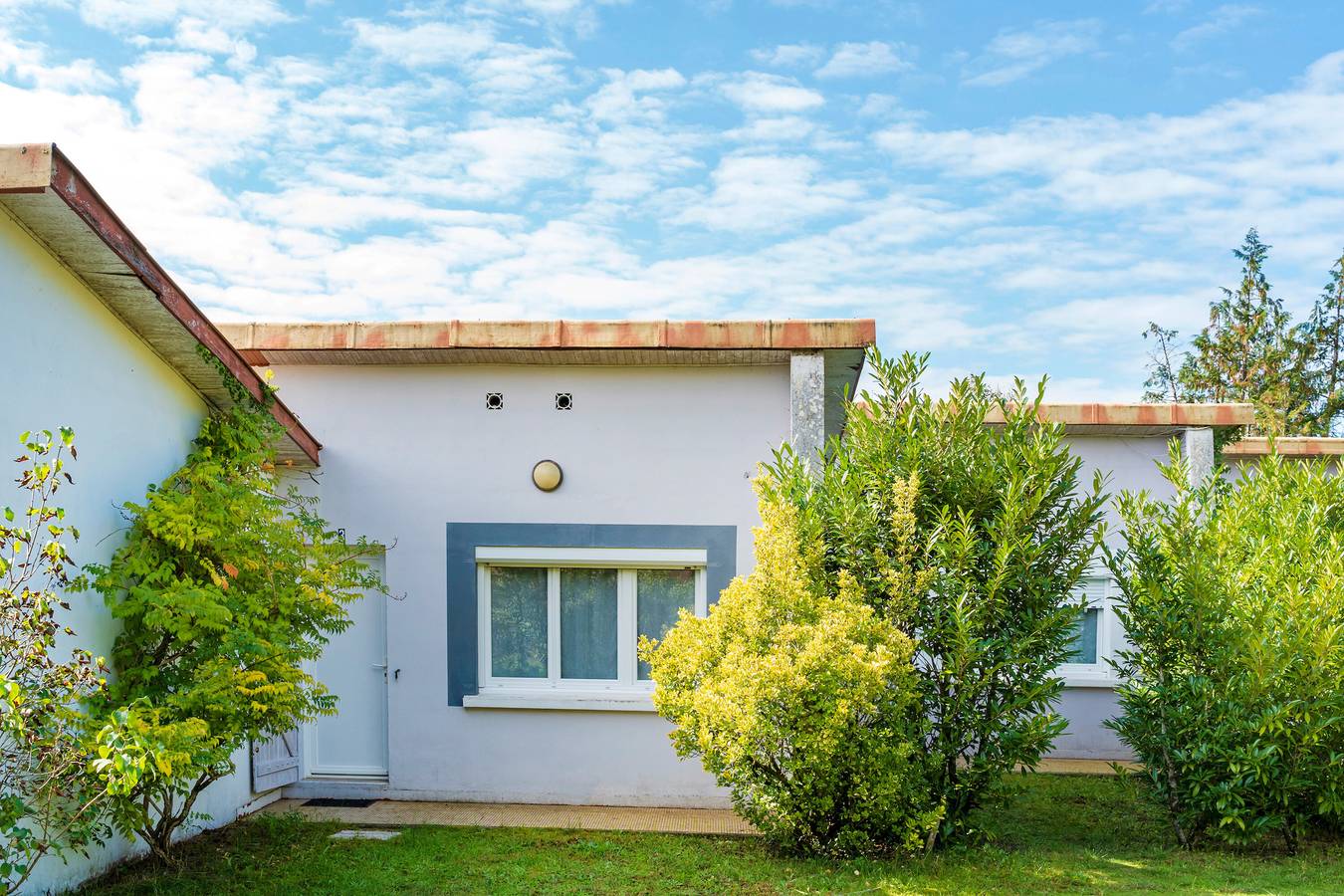 Studio entier, 'Les Pins - Domaine Des Landes' avec piscine partagée, terrasse privée couvertes et jardin partagé in Lesperon, Landes