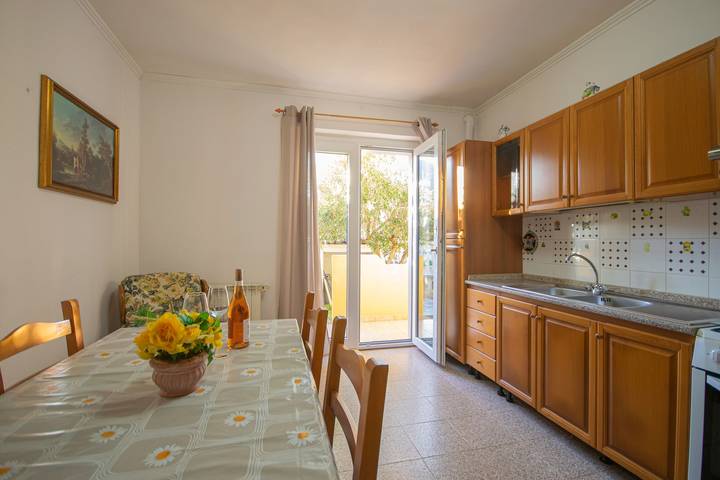 Appartement de vacances pour 4 personnes, avec balcon et jardin