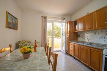 Gîte pour 4 personnes, avec balcon et jardin dans San Giovanni Sardinia