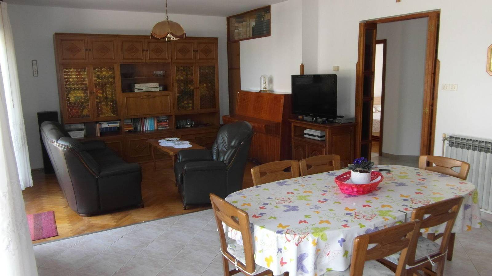 Ganze Ferienwohnung, Wohnung mit großer Terrasse in Medulin, Südküste Istrien