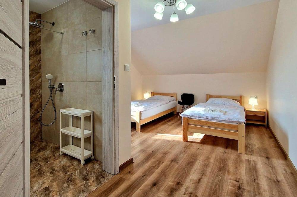 Ferienhaus in Wiśniowa mit Pool und Wald in powiat ropczycko-sędziszowski
