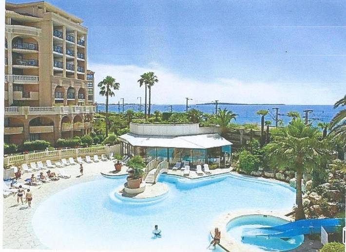Gîte pour 5 personnes, avec Terrasse et Jardin ainsi que Bassin pour enfant et Piscine dans Office De Tourisme Cannes La Bocca