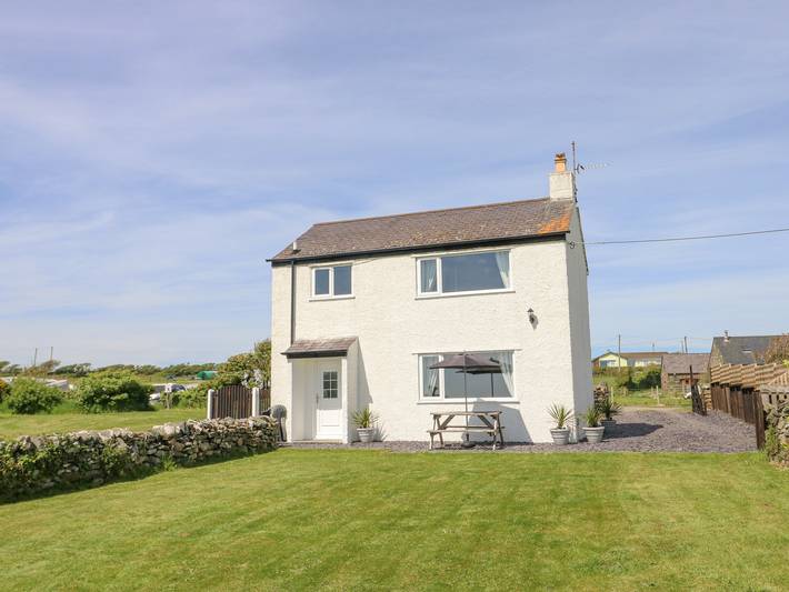 Holiday rental for 5 people, with garden, with pets in Rhoscolyn