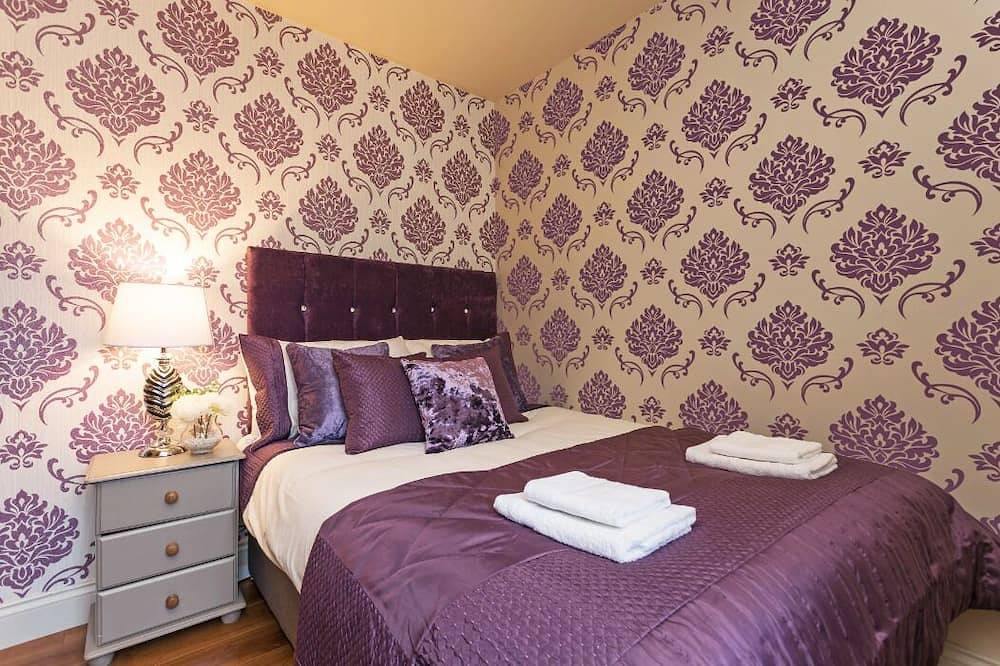 Town Square Townhouse - Best Location in Eyre Square, Galway