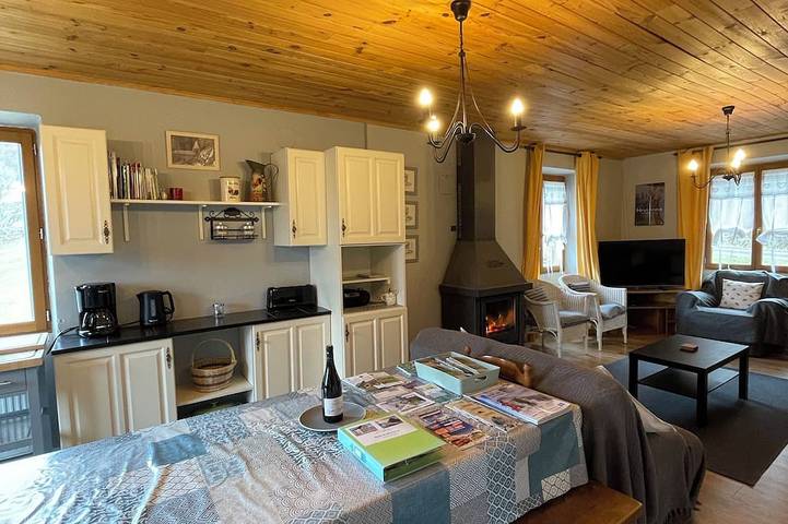 Gîte pour 10 personnes, avec jardin et terrasse à Compains - 3