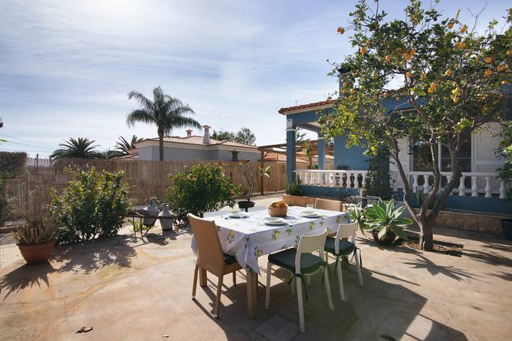 Ferienhaus 'Casa Das Buganvilias' mit Bergblick, privater Terrasse und Wi-Fi in Loulé (São Sebastião), Faro Distrikt