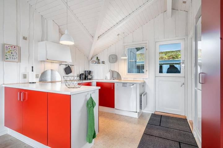 Schönes und gut gepflegtes Ferienhaus gelegen auf einem großen Naturgrundstück in Henne, Varde