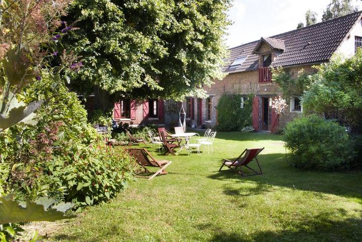 Maison d’hôte pour 3 personnes, avec terrasse ainsi que vue et jardin, animaux acceptés